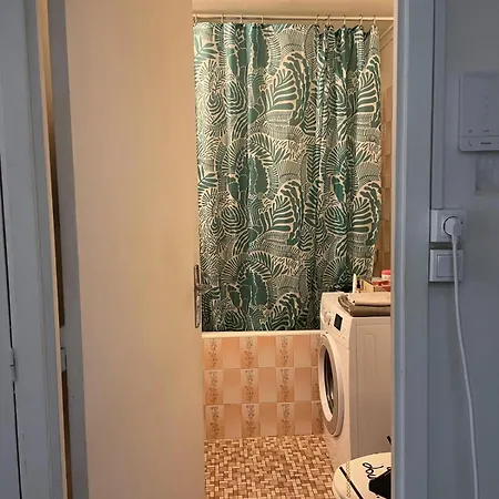 Studio For 2 People In Montmartre
